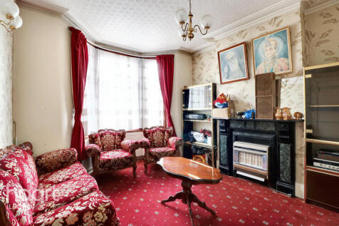 Kingston Road, Ilford 3 bed terraced house for sale
