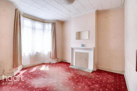 Oaklands Park Avenue, Ilford 3 bed terraced house for sale