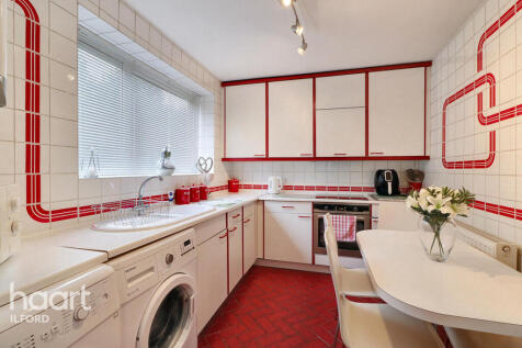 Eastern Avenue, Ilford 2 bed flat for sale