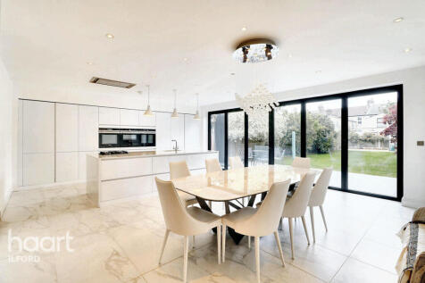 Balfour Road, Ilford 4 bed end of terrace house for sale