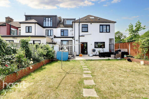 The Drive, Ilford 7 bed end of terrace house for sale