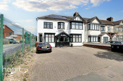 7 bedroom end of terrace house for sale