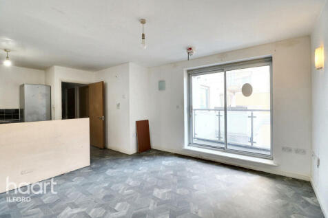 Axon Place, Ilford 2 bed flat for sale