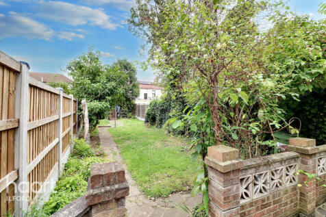 Mildmay Road, Ilford 3 bed terraced house for sale