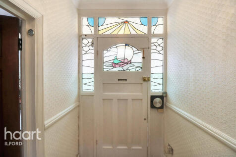 5 bedroom semi-detached house for sale