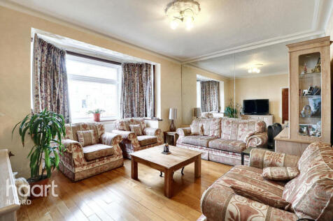 5 bedroom semi-detached house for sale