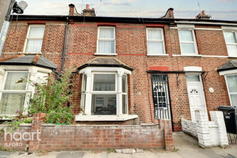 Oaklands Park Avenue, Ilford 3 bed terraced house for sale