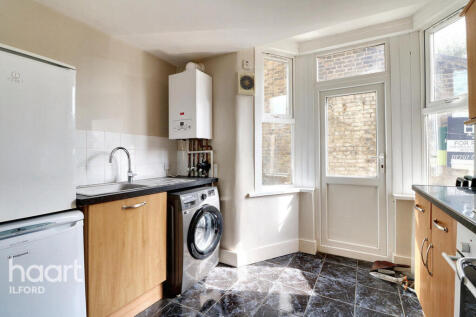 Valentines Road, Ilford 2 bed flat for sale