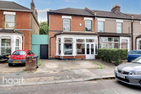 Bedford Road, Ilford 4 bed end of terrace house for sale