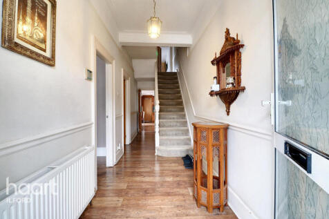 Bedford Road, Ilford 4 bed end of terrace house for sale