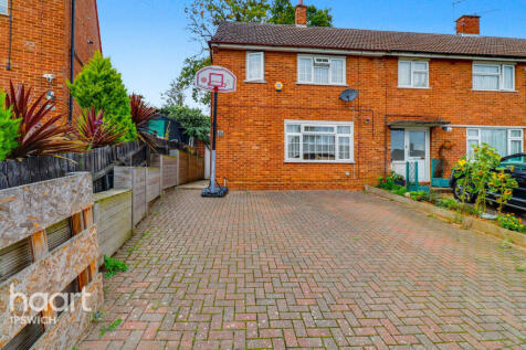 3 bedroom end of terrace house for sale