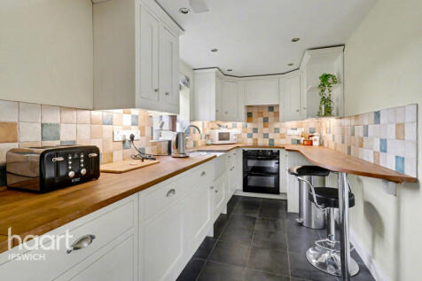 2 bedroom detached house for sale