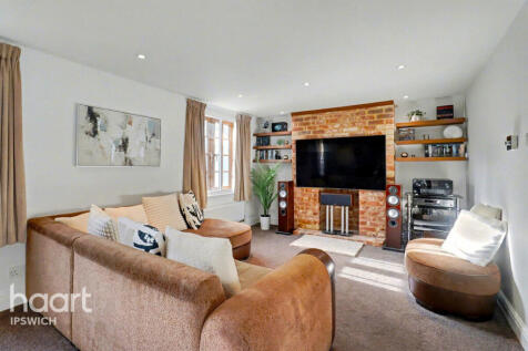 2 bedroom detached house for sale