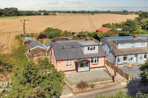 Bradfield Road, Wix, Manningtree, Essex 5 bed detached house for sale