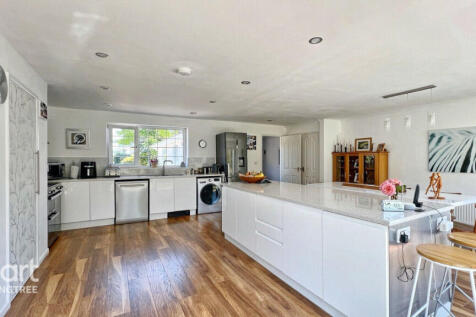 Wix Road, Bradfield, Manningtree, Essex 5 bed detached bungalow for sale