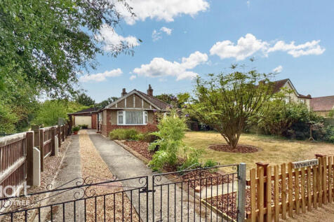 The Heath, Mistley, Manningtree, Essex 3 bed detached bungalow for sale