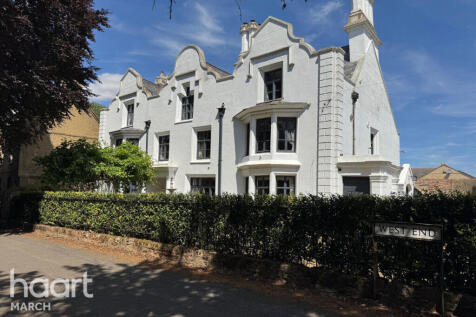 9 bedroom detached house for sale