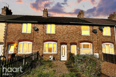 2 bedroom terraced house for sale