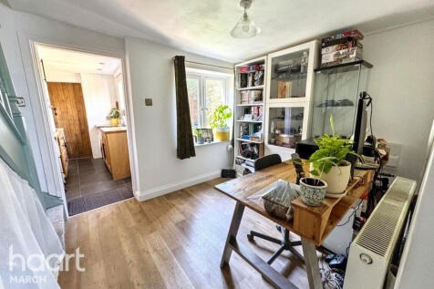 Nene Parade, March 2 bed character property for sale