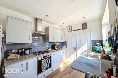 Grounds Avenue, March 3 bed end of terrace house for sale