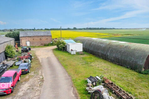 Wisbech Road, March 3 bed chalet for sale