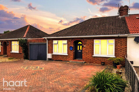 2 bedroom semi-detached bungalow for sale