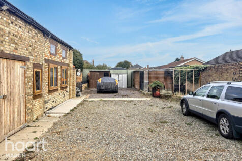 London Road, Chatteris 2 bed detached bungalow for sale