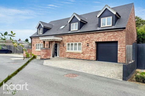 Halcyon Drive, Coates 4 bed chalet for sale