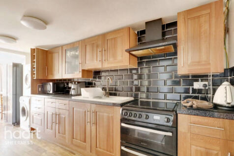 Elm Way, Eastchurch Kent 2 bed bungalow for sale