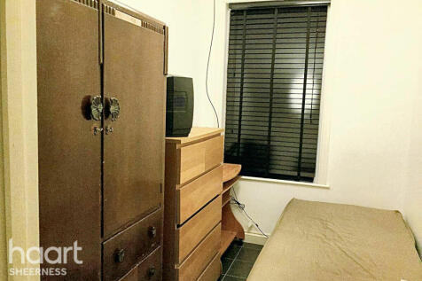 Beach Street, SHEERNESS 4 bed terraced house for sale
