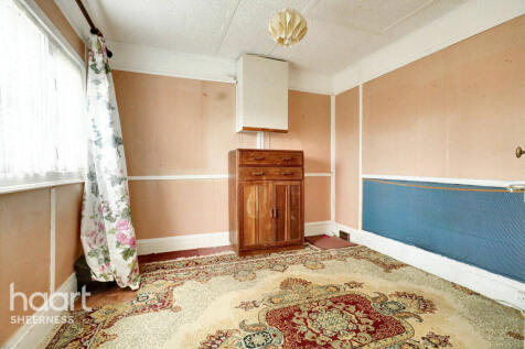 Oak Lane, Sheerness 4 bed bungalow for sale