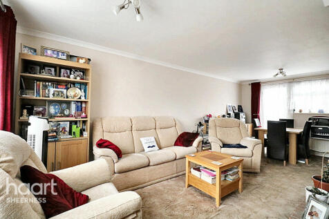 Queensway, Sheerness 3 bed terraced house for sale