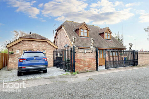 Queenborough Road, Halfway 4 bed detached house for sale