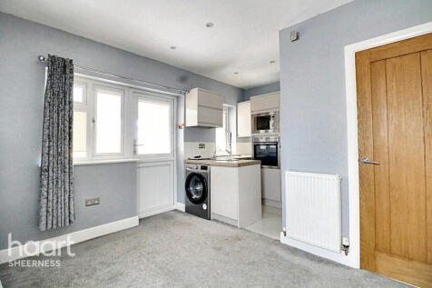 Queenborough Road, Halfway 4 bed detached house for sale