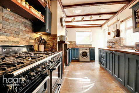 Broadway, Sheerness 4 bed terraced house for sale