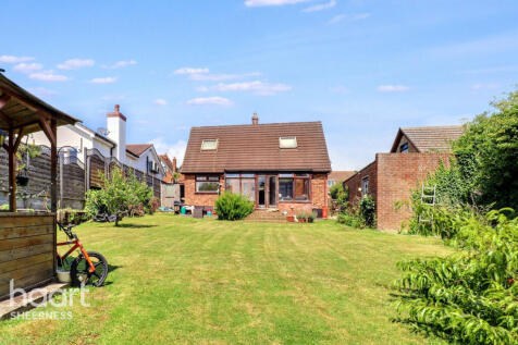 Sea Approach, Warden 4 bed chalet for sale