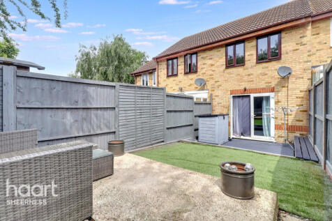 Anne Boleyn Close, Sheerness 2 bed terraced house for sale