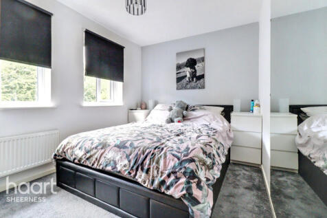 Anne Boleyn Close, Sheerness 2 bed terraced house for sale