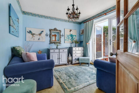 Darlington Drive, Minster on Sea 2 bed semi