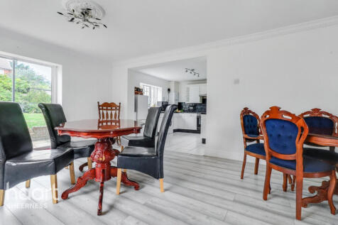Sea Approach, Sheerness 3 bed detached house for sale