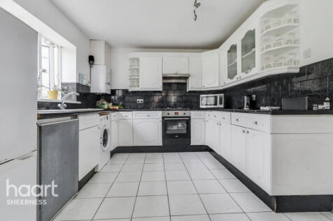 Sea Approach, Sheerness 3 bed detached house for sale
