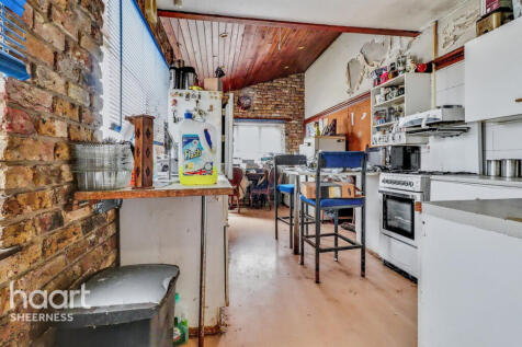 Alma Street, Sheerness 3 bed terraced house for sale