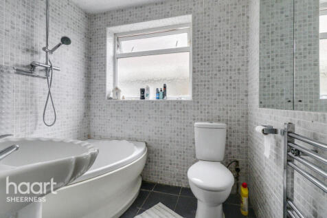 Warden View Gardens, Bayview 2 bed bungalow for sale