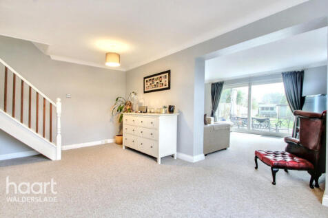 Prince Charles Avenue, Chatham 4 bed semi
