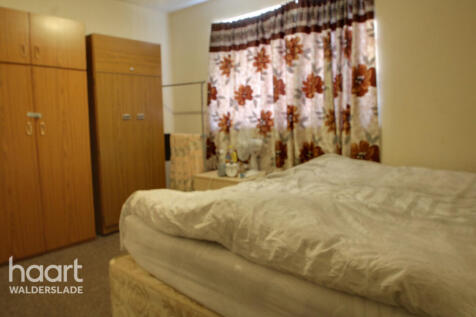 Longhill Avenue, Chatham 2 bed flat for sale