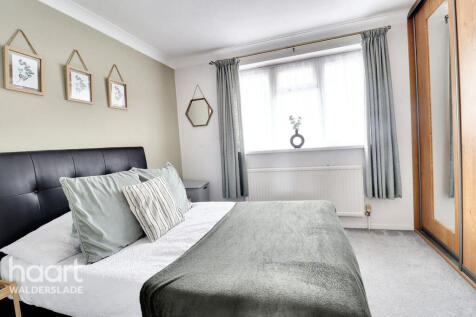 Ramillies Close, Chatham 2 bed terraced house for sale