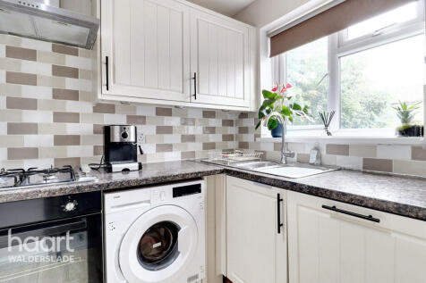 Ramillies Close, Chatham 2 bed terraced house for sale
