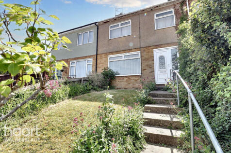 Crestway, Chatham 3 bed terraced house for sale