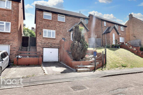 Brenzett Close, Chatham 3 bed detached house for sale