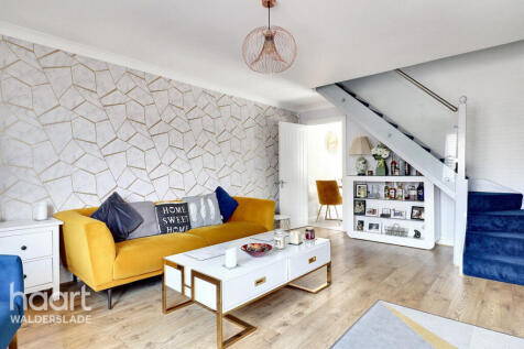 2 bedroom semi-detached house for sale